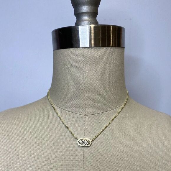 Kendra Scott Elisa Pendant Necklace Gold Filigree - Picture 3 of 16